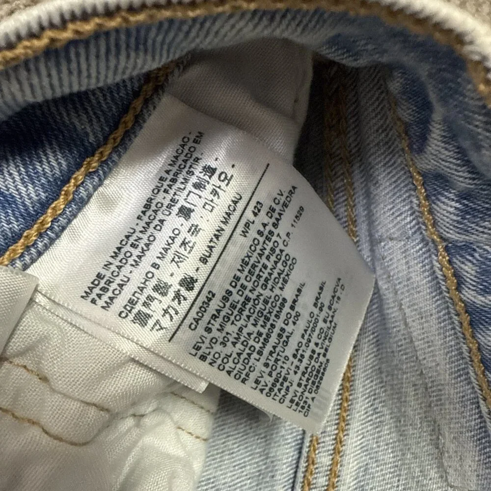 Levi’s 501 Shorts Blue 5 Button Fly Pockets Women’s Size 26